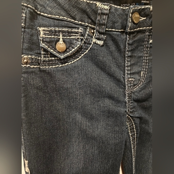 FADE TO BLUE WOMEN'S MODERN FLAIR STRETCH TECHNOLOGY BOLD STITCH JEANS SIZE 29 - Picture 5 of 16